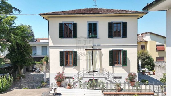 casa indipendente in vendita a Lucca in zona Centro Città