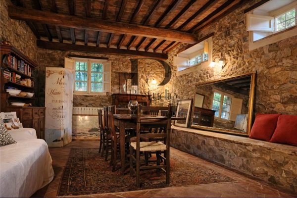 casa indipendente in vendita a Lucca in zona Torre