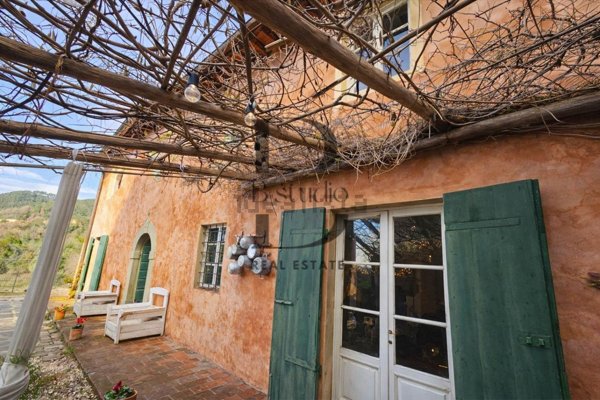 casa indipendente in vendita a Lucca in zona Torre