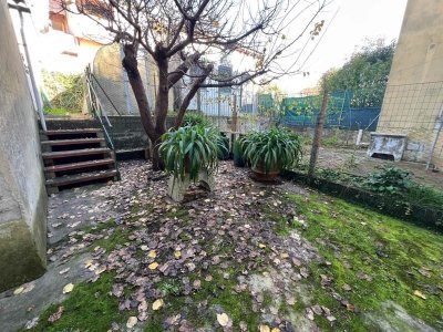 casa indipendente in vendita a Lucca in zona Ponte San Pietro