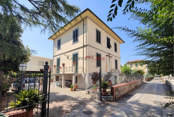 casa indipendente in vendita a Lucca in zona Pontetetto