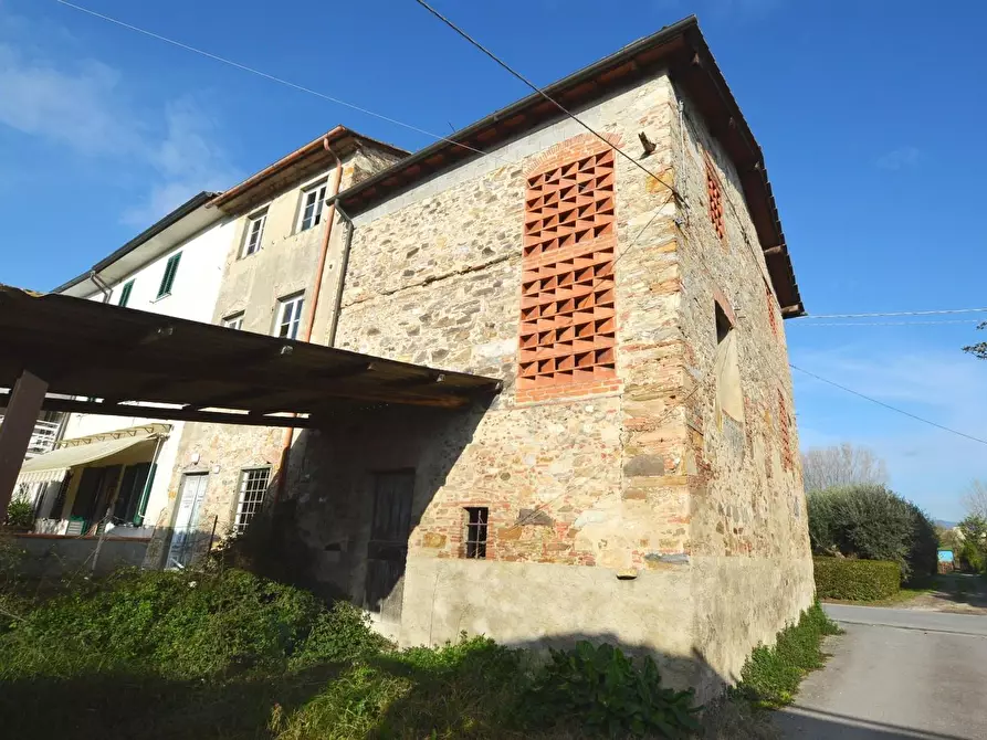 casa indipendente in vendita a Lucca in zona zona Mugnano