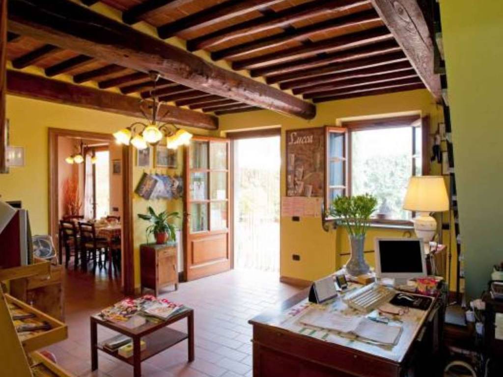 casa indipendente in vendita a Lucca in zona Mutigliano