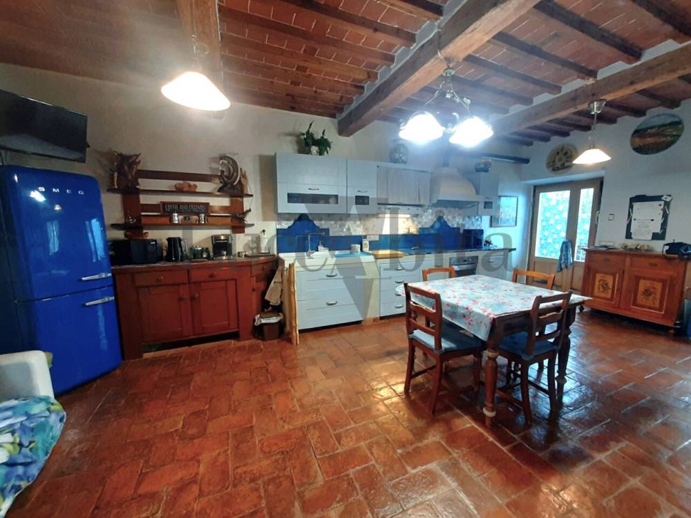 casa indipendente in vendita a Lucca in zona zona Sorbano