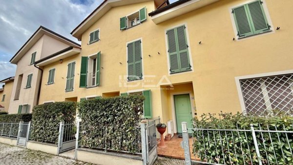 casa indipendente in vendita a Lucca in zona Centro Città