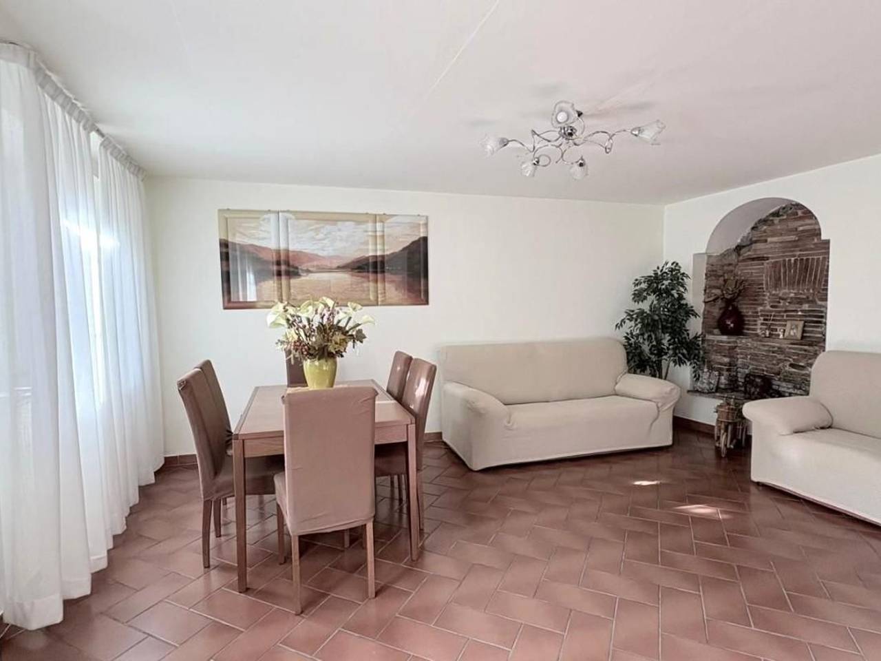 casa indipendente in vendita a Lucca in zona Monte San Quirico