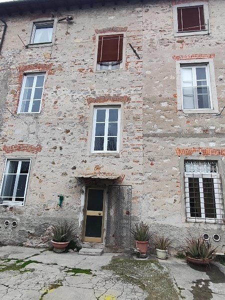casa indipendente in vendita a Lucca in zona Sant'Alessio
