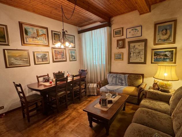 casa indipendente in vendita a Lucca in zona Vinchiana