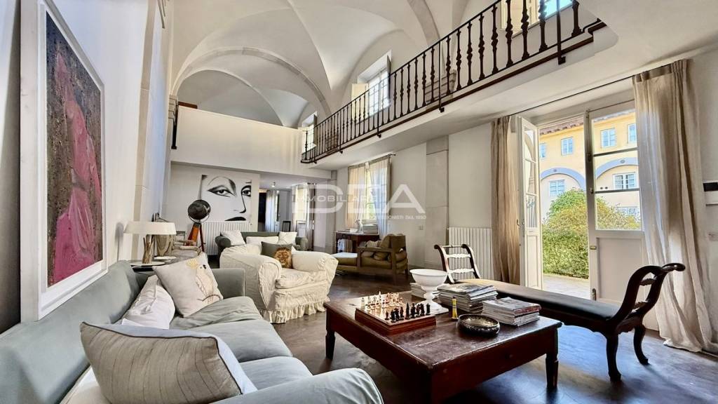 appartamento in vendita a Lucca in zona Centro Città