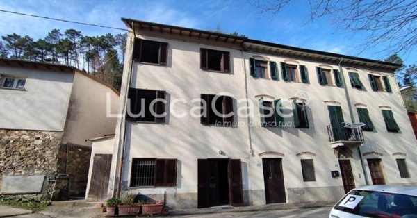 casa indipendente in vendita a Lucca in zona Santa Maria del Giudice