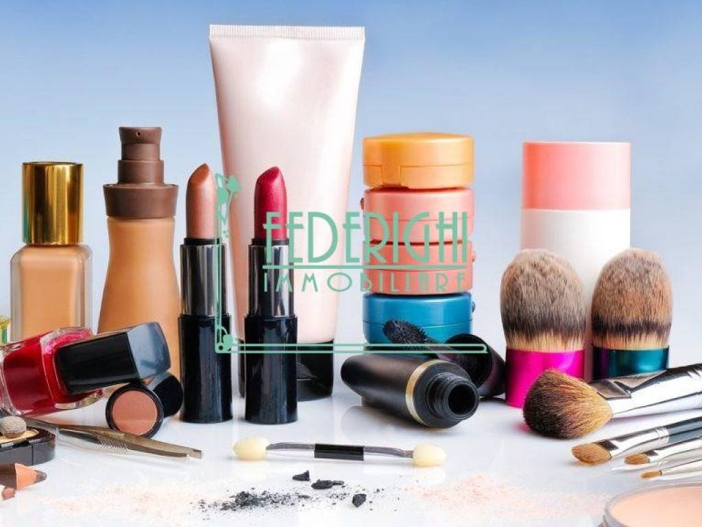 negozio in vendita a Lucca in zona zona San Vito