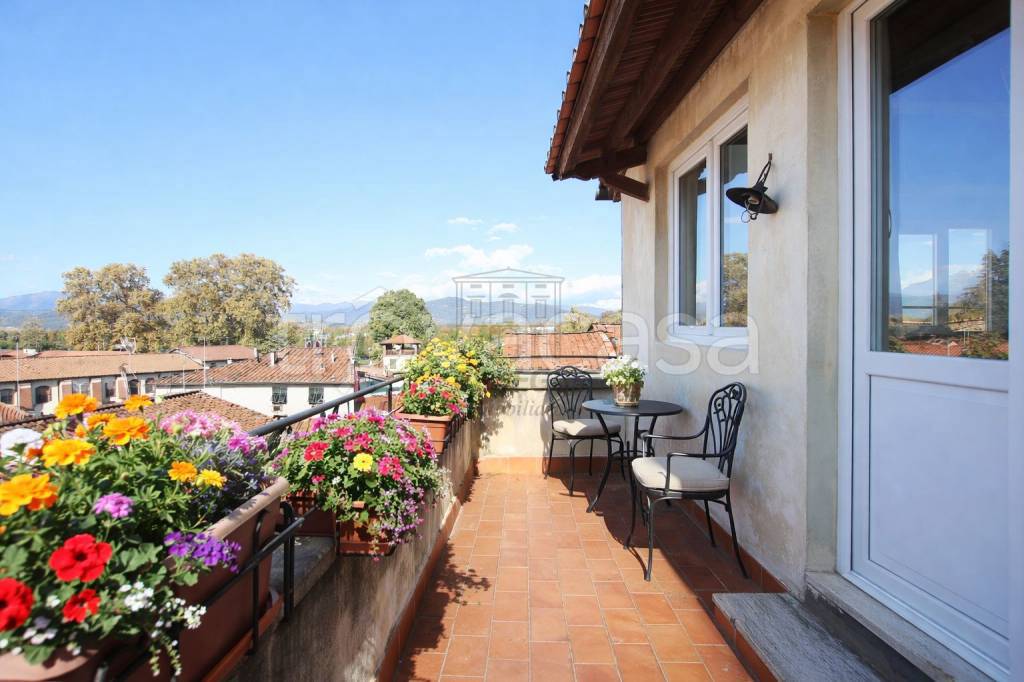 appartamento in vendita a Lucca in zona Centro Città