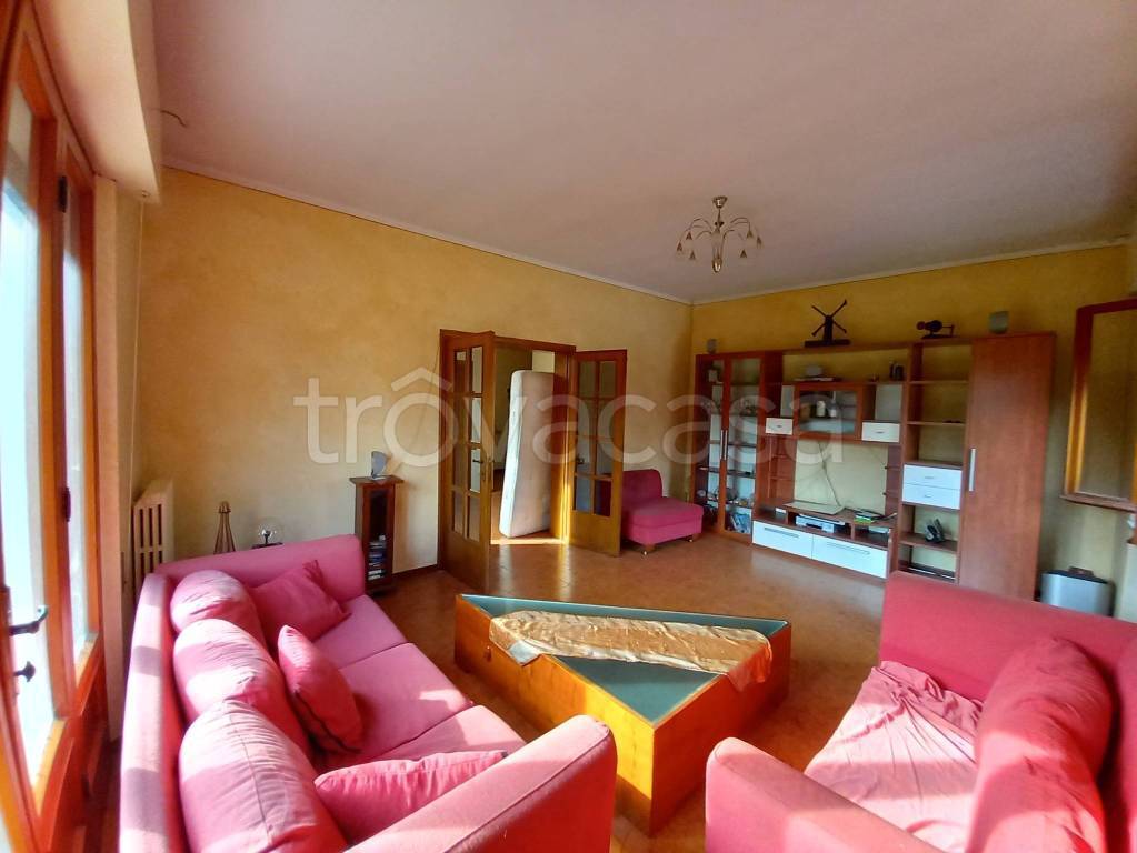 casa indipendente in vendita a Lucca in zona Ponte San Pietro