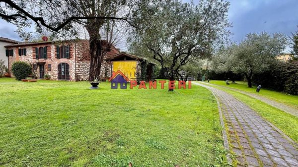 casa indipendente in vendita a Lucca in zona Sant'Alessio