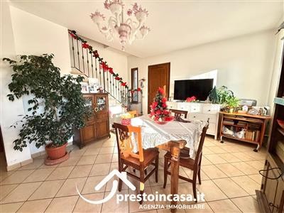casa indipendente in vendita a Lucca