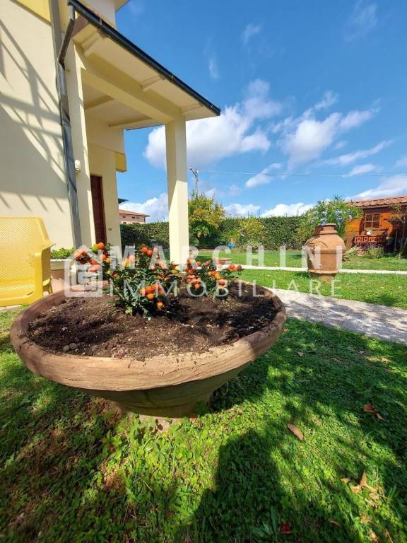 casa indipendente in vendita a Lucca in zona zona San Vito