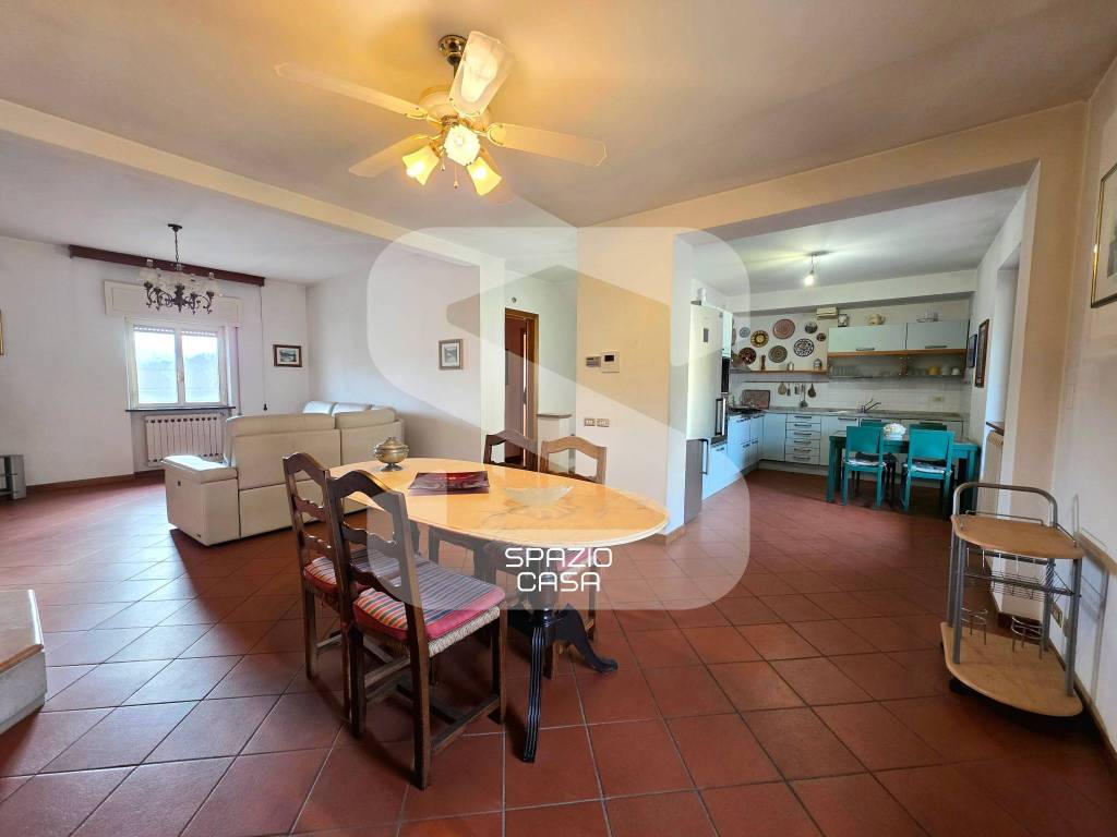 casa indipendente in vendita a Lucca in zona Ponte San Pietro