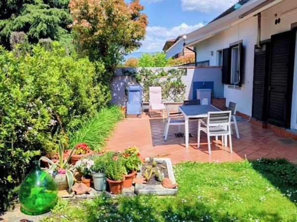 casa indipendente in vendita a Lucca in zona San Pietro a Vico