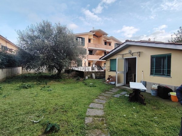 appartamento in vendita a Lucca in zona zona Antraccoli