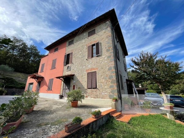 casa indipendente in vendita a Lucca in zona Monte San Quirico