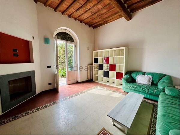 casa indipendente in vendita a Lucca in zona zona Arancio