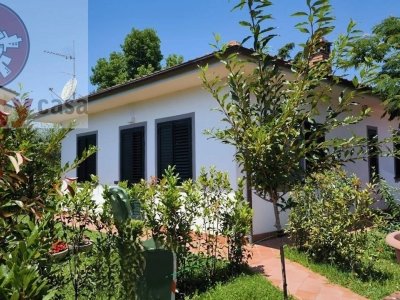 casa indipendente in vendita a Lucca in zona zona SS. Annunziata