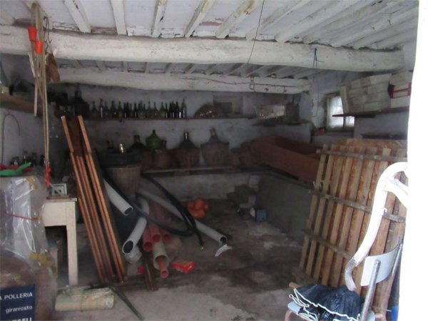 casa indipendente in vendita a Lucca in zona San Cassiano a Vico