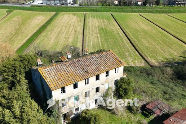casa indipendente in vendita a Lucca in zona Monte San Quirico
