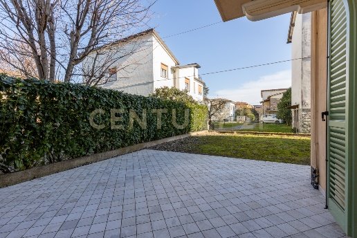 appartamento in vendita a Lucca in zona Zona San Concordio