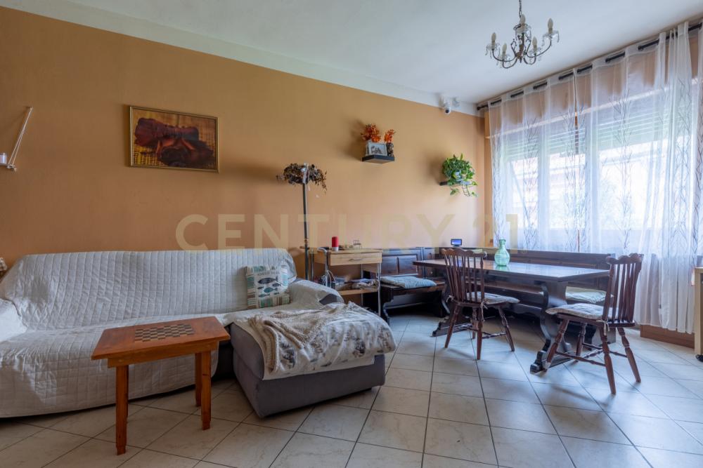casa indipendente in vendita a Lucca in zona San Lorenzo a Vaccoli