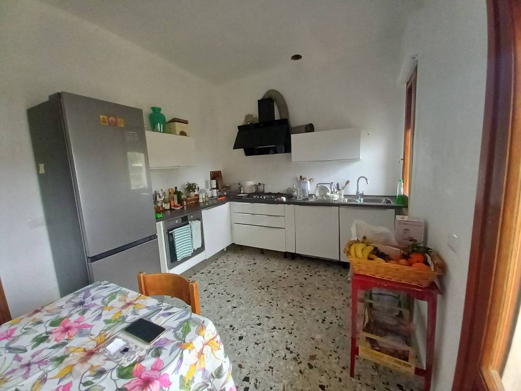 casa indipendente in vendita a Lucca in zona Mutigliano