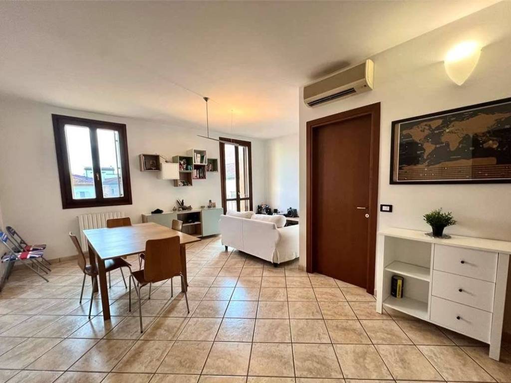 appartamento in vendita a Lucca in zona zona Antraccoli