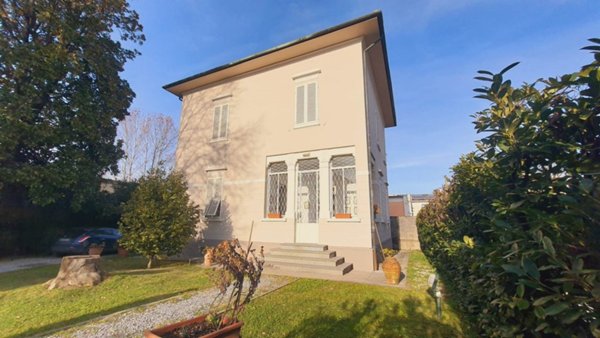 casa indipendente in vendita a Lucca in zona zona San Marco