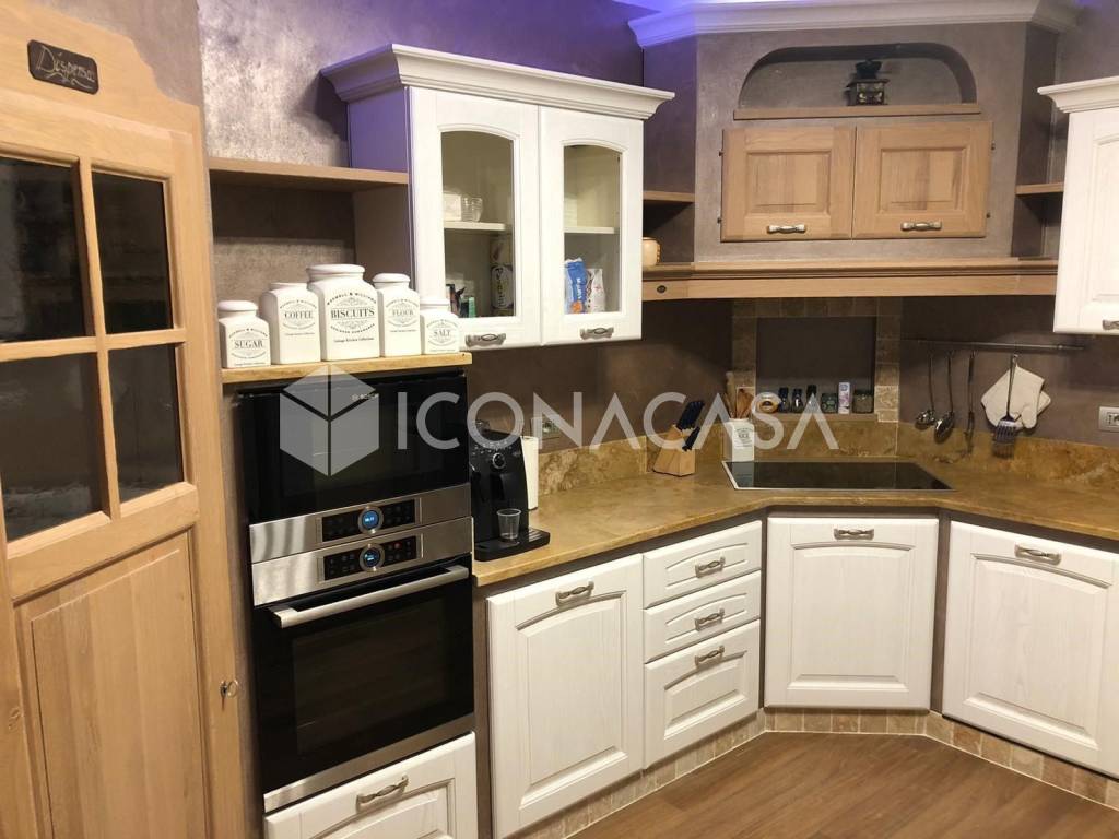 casa indipendente in vendita a Lucca in zona zona San Vito