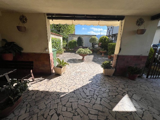 casa indipendente in vendita a Lucca in zona Sant'Anna