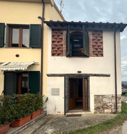 casa indipendente in vendita a Lucca in zona Maggiano