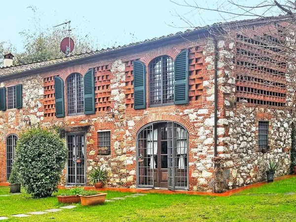 casale in vendita a Lucca in zona Mutigliano