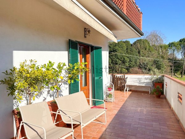 casa indipendente in vendita a Lucca