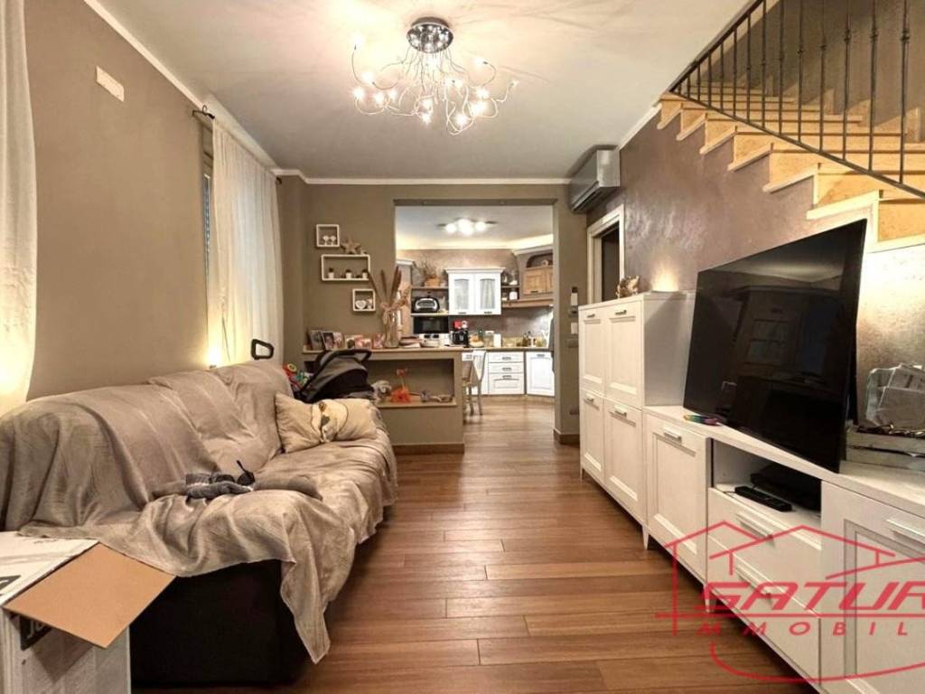 casa indipendente in vendita a Lucca in zona zona San Vito