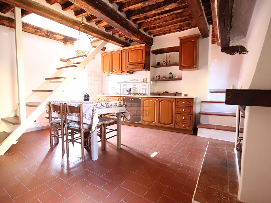 casa indipendente in vendita a Lucca in zona Cerasomma