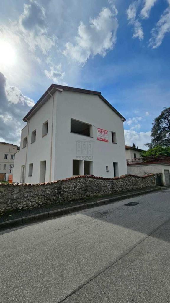 casa indipendente in vendita a Lucca in zona Sant'Anna