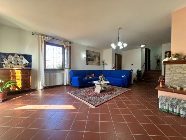 casa indipendente in vendita a Lucca in zona Centro Città