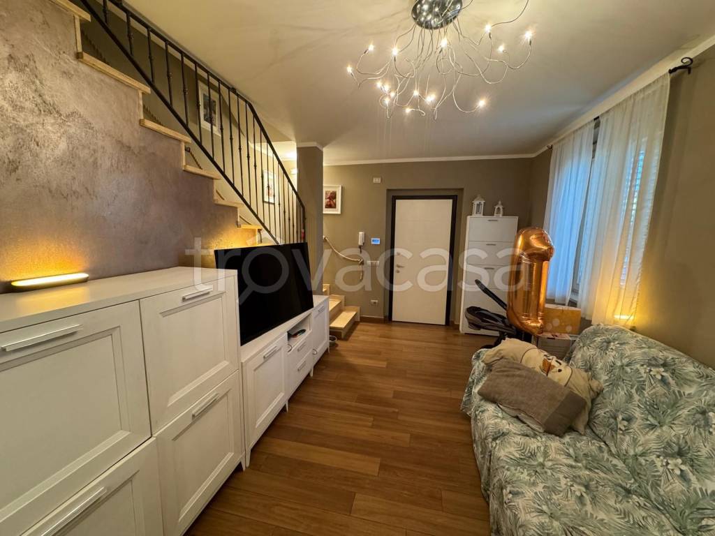 casa indipendente in vendita a Lucca in zona zona San Vito