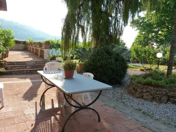 casa indipendente in vendita a Lucca in zona San Quirico di Moriano