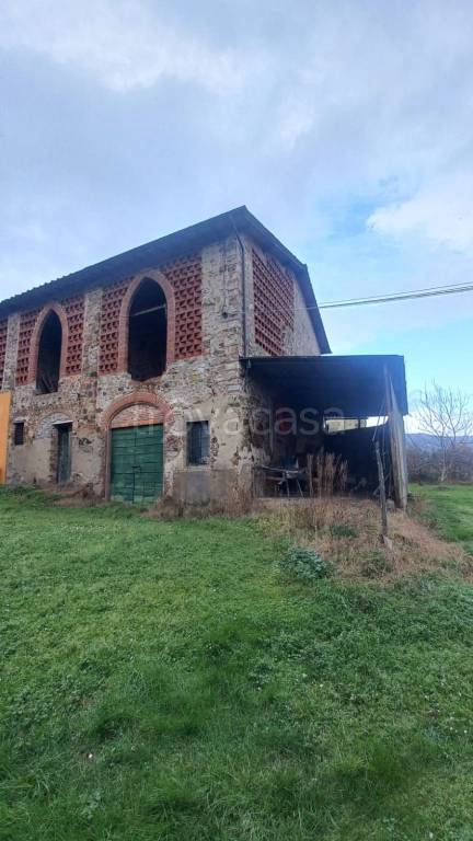 casa indipendente in vendita a Lucca in zona Ponte San Pietro