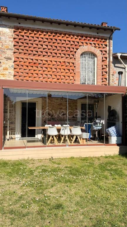 casa indipendente in vendita a Lucca in zona Picciorana