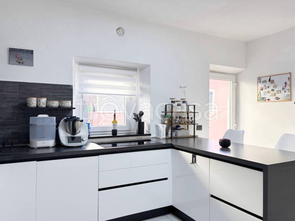 casa indipendente in vendita a Lucca in zona Santa Maria del Giudice