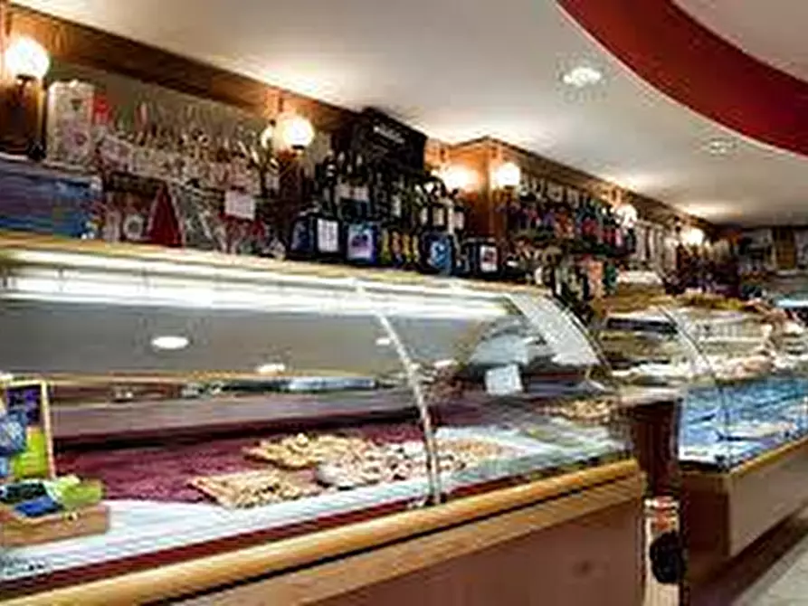 negozio in vendita a Lucca in zona Zona San Concordio