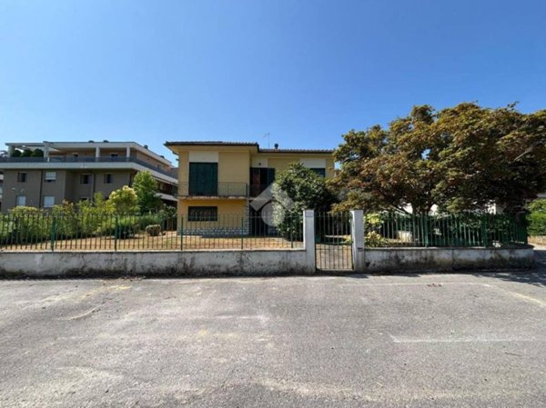 casa indipendente in vendita a Lucca in zona San Donato