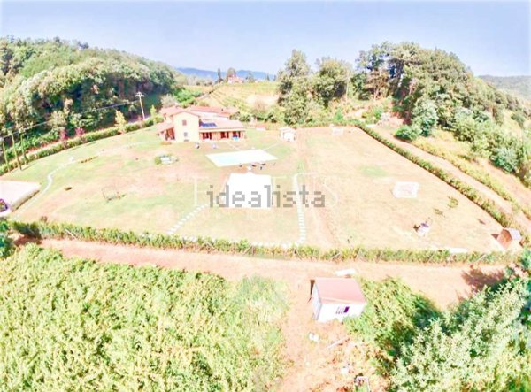 casa indipendente in vendita a Lucca in zona Fagnano